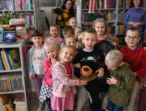 Zabawa w chowanego z Misiem Tulisiem!!! Przygody w bibliotece!!!